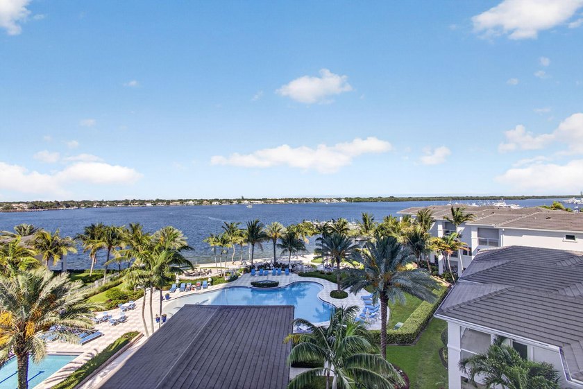 Experience resorty style waterfront living in the most sought - photo 6