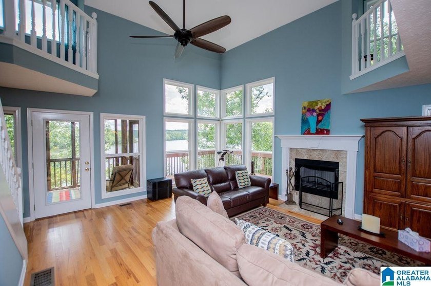 This is a great lake home with a roof top deck the has awesome - photo 6