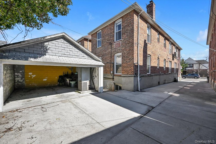 Detached double brick, large two family in prime North Flushing - photo 19