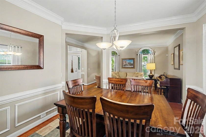 Welcome to sought after Hunter Oaks! This beautifully maintained - photo 14