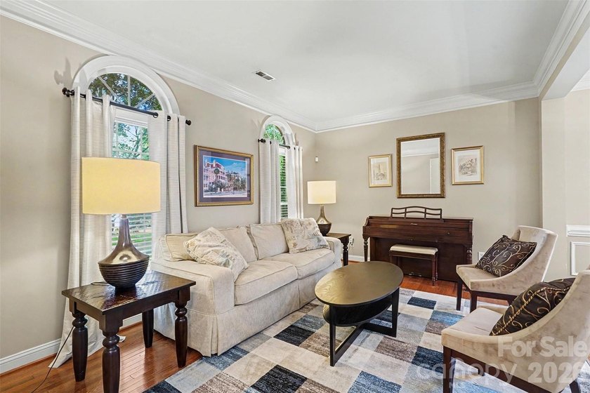 Welcome to sought after Hunter Oaks! This beautifully maintained - photo 15