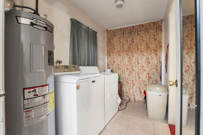 Great deal on a three bedroom pool home on a 1/2 acre. Located - photo 16
