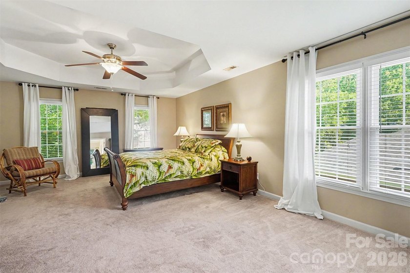 Welcome to sought after Hunter Oaks! This beautifully maintained - photo 19