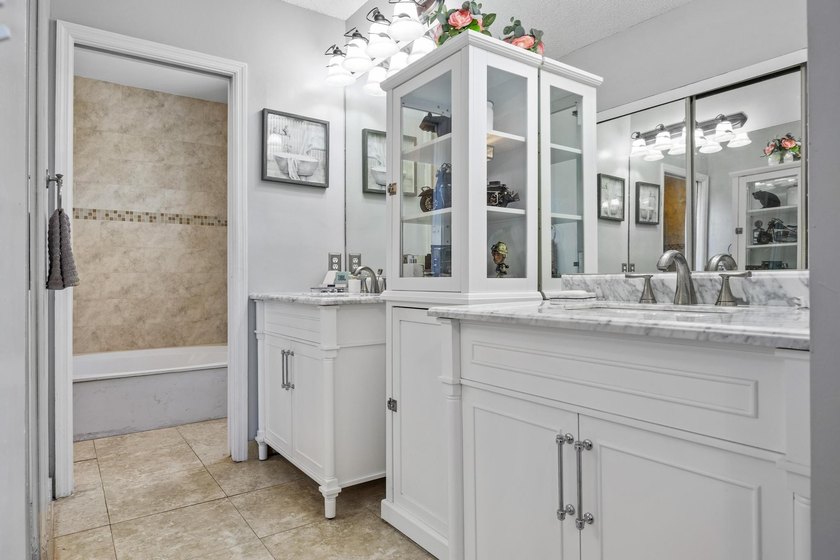 **Stunning 2-Story Lakeview Home with Breathtaking Sunsets** - photo 23