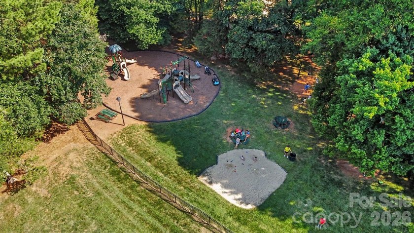 Welcome to sought after Hunter Oaks! This beautifully maintained - photo 40