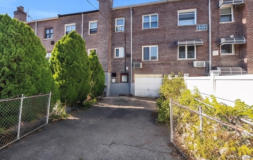 MOTIVATED SELLER! Opportunity awaits with this 3-bedroom, 2 - photo 3