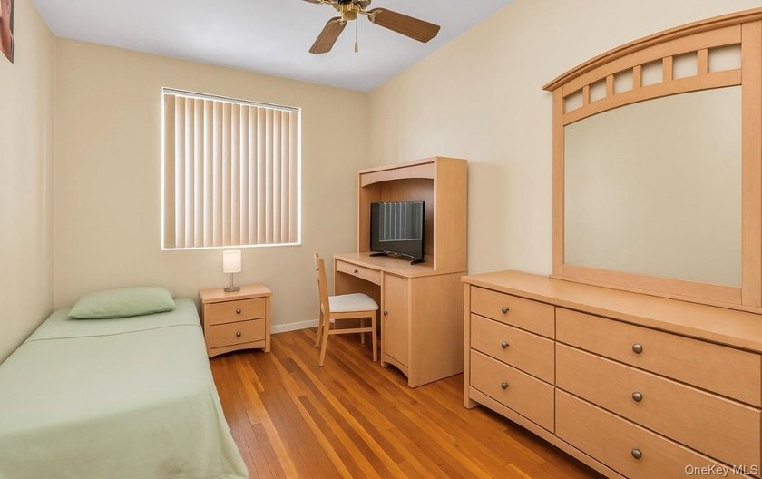 MOTIVATED SELLER! Opportunity awaits with this 3-bedroom, 2 - photo 8