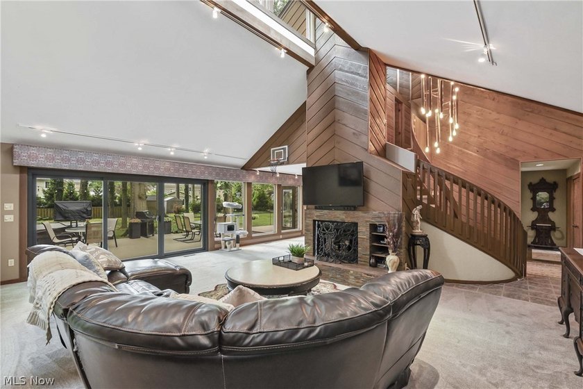 Beautiful contemporary home nestled in desirable Huntingwood - photo 9