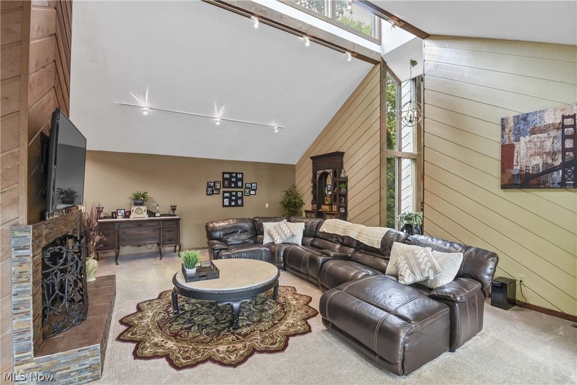 Beautiful contemporary home nestled in desirable Huntingwood - photo 10