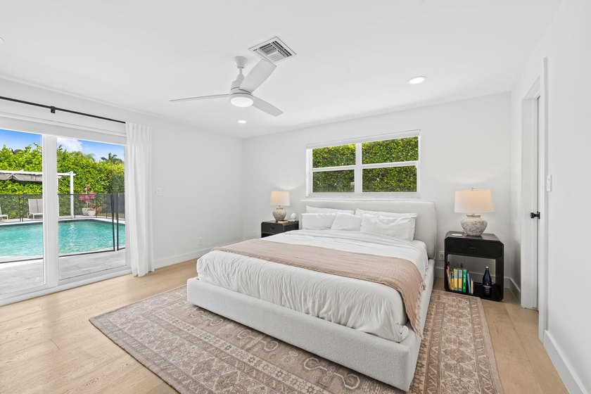 Nestled in Bermuda Riviera, this updated one-story residence - photo 12