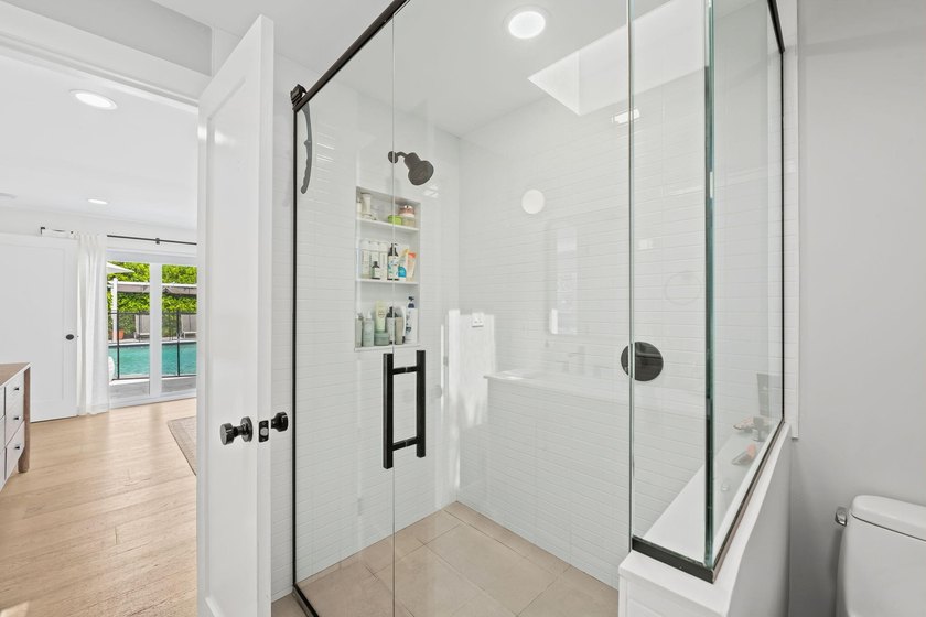 Nestled in Bermuda Riviera, this updated one-story residence - photo 15