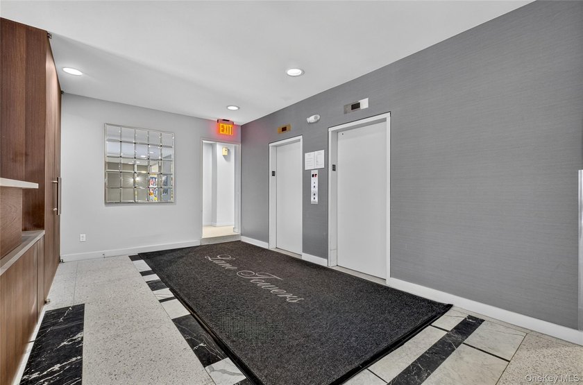 Beautifully renovated high-floor 2-bedroom, 1-bath co-op - photo 6