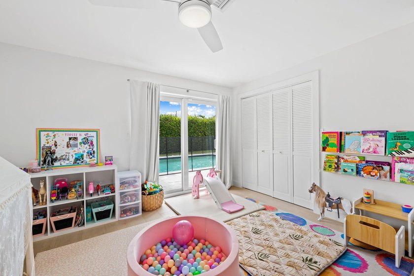 Nestled in Bermuda Riviera, this updated one-story residence - photo 18