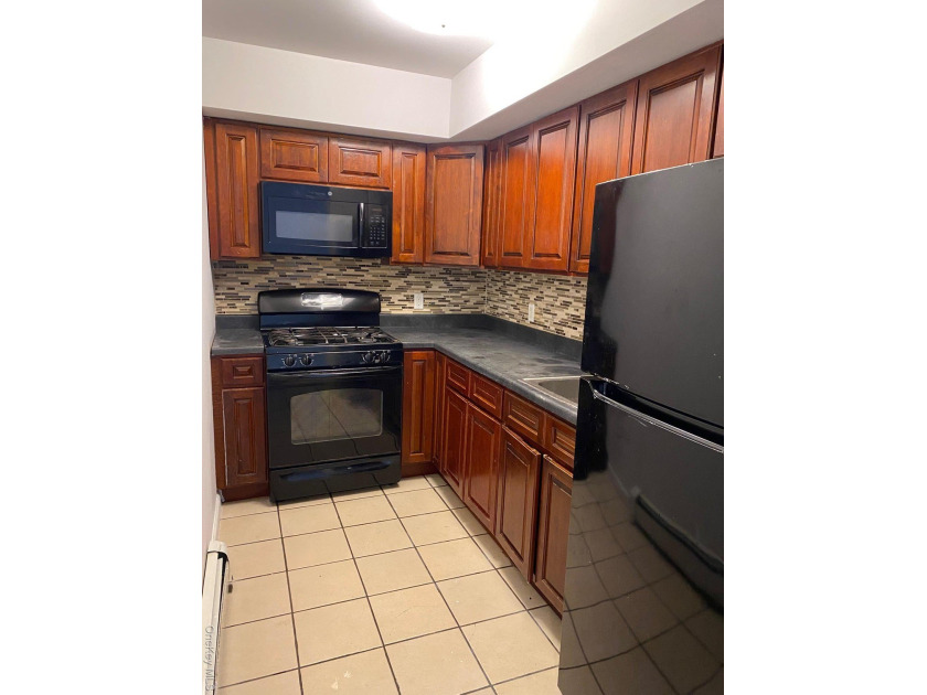 Welcome to 190 W 239th St. nestled in the highly sought-after - photo 22
