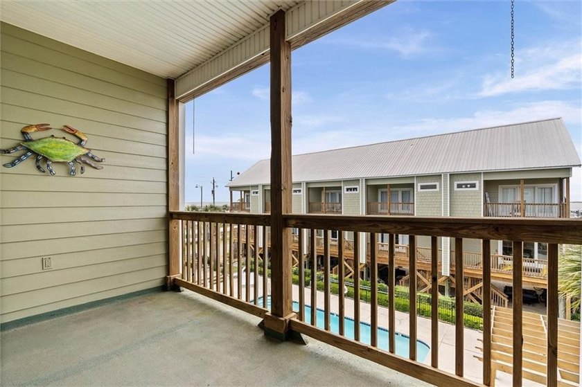 A boat slip come with townhomw in a gated community!!! if you've - photo 23