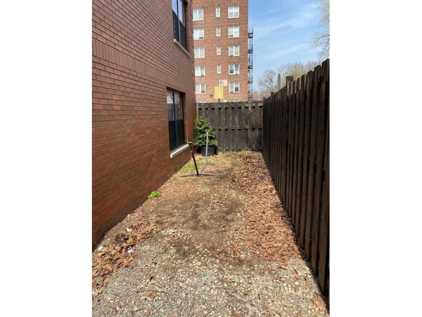 Welcome to 190 W 239th St. nestled in the highly sought-after - photo 31