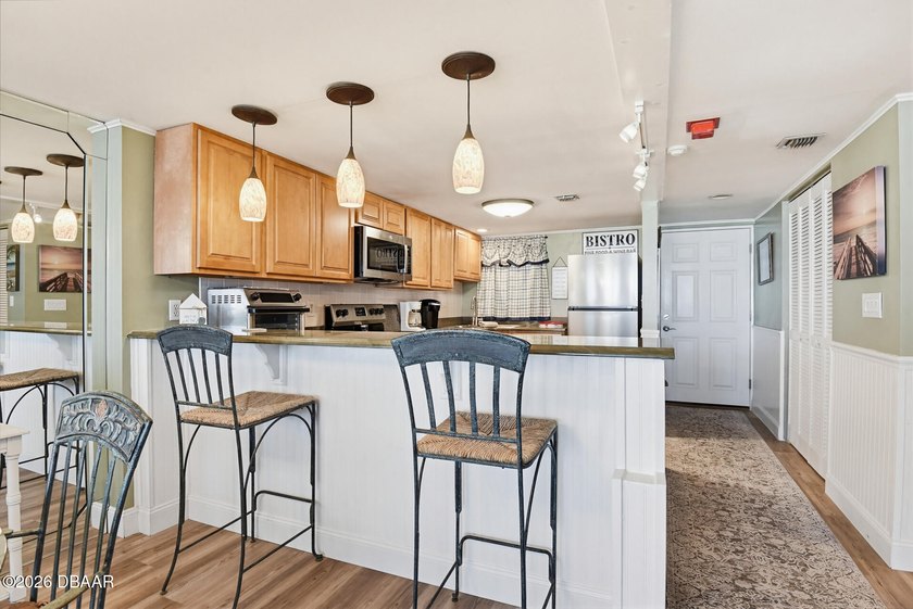 Oceanfront Ocean Views. Furnished. New pool, New seawall, direct - photo 9