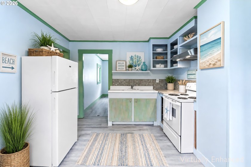 Adorable coastal cabin just steps from the ocean! This charming - photo 11