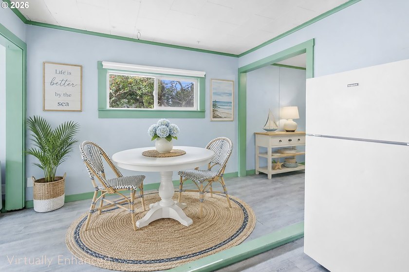 Adorable coastal cabin just steps from the ocean! This charming - photo 12