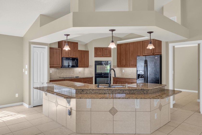 NEW ROOF 2026! Beautifully maintained 4-bedroom, 2-bath home - photo 15