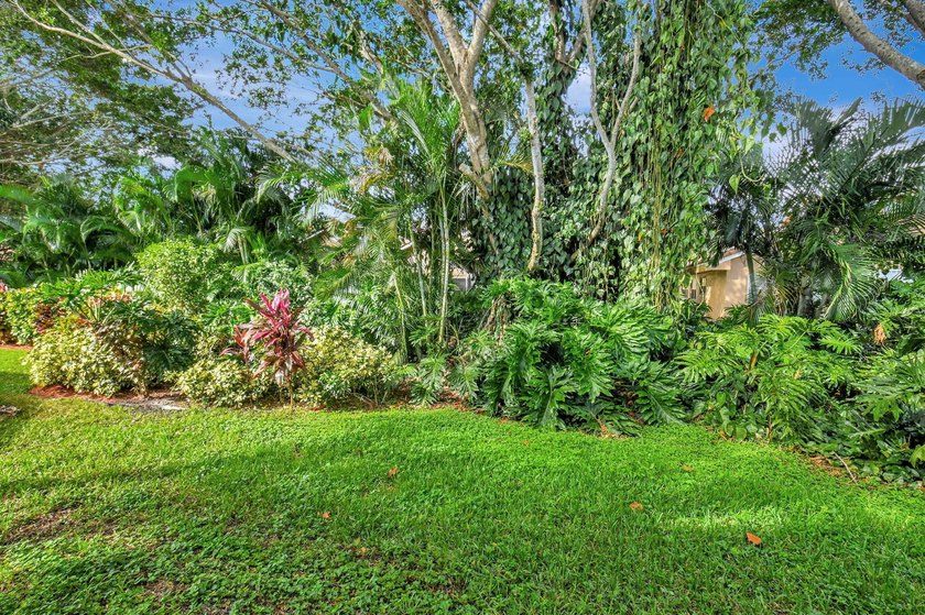 Welcome to Sweetwater at Boca Chase, a vibrant 55+ Villa - photo 20