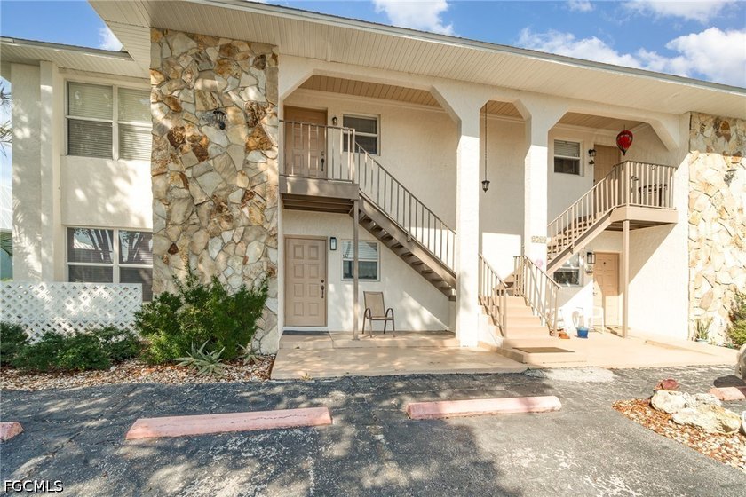 Experience turnkey waterfront living in the heart of Punta - photo 2