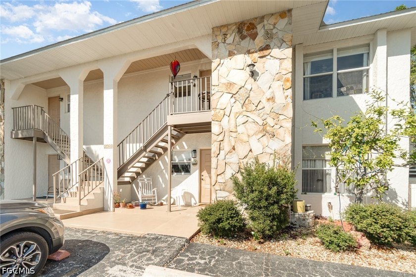 Experience turnkey waterfront living in the heart of Punta - photo 3