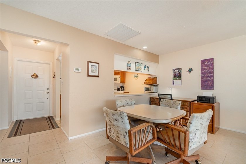 Experience turnkey waterfront living in the heart of Punta - photo 4