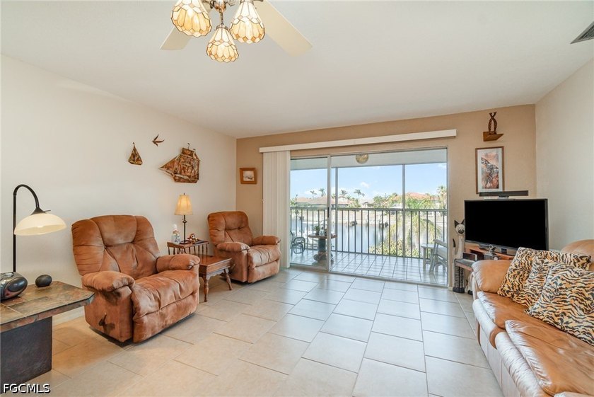 Experience turnkey waterfront living in the heart of Punta - photo 6