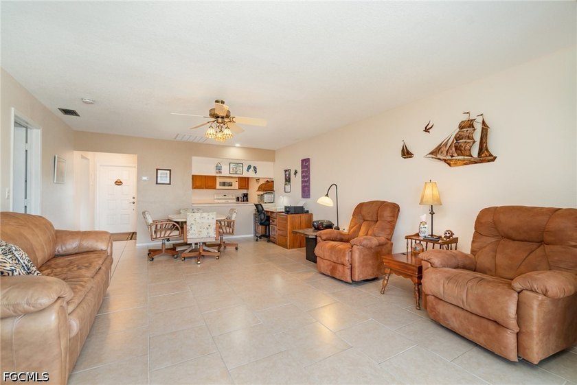 Experience turnkey waterfront living in the heart of Punta - photo 8