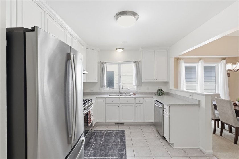 Welcome to 770 Bel Arbor Trail, where refined first-floor living - photo 11