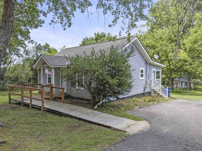 Welcome to peaceful country living with convenience just minutes - photo 2