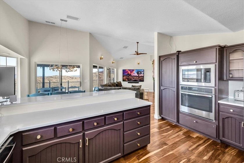 Welcome to the pinnacle of desert living - a custom-designed - photo 12