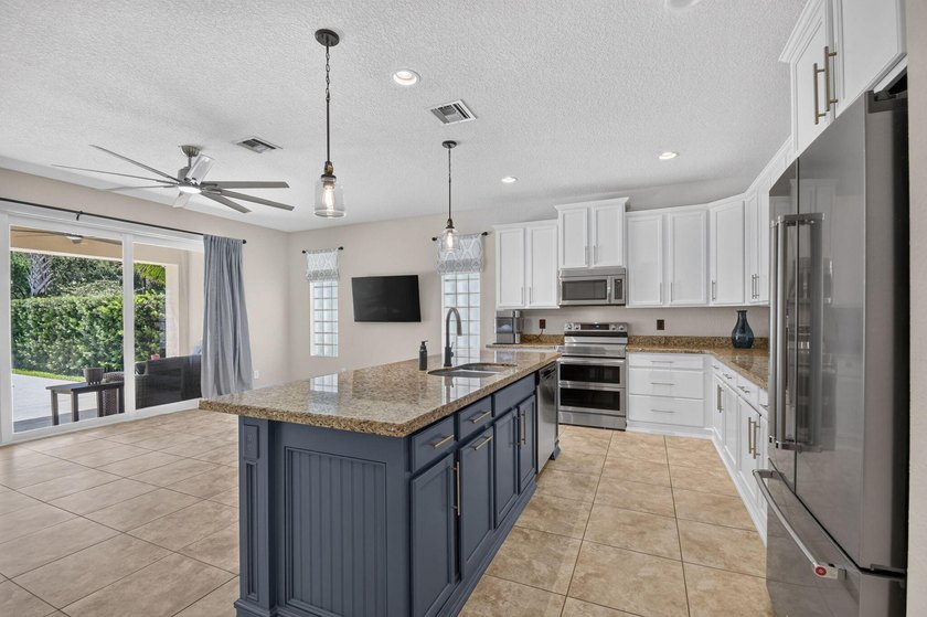 Discover the perfect blend of luxury, privacy, and - photo 14