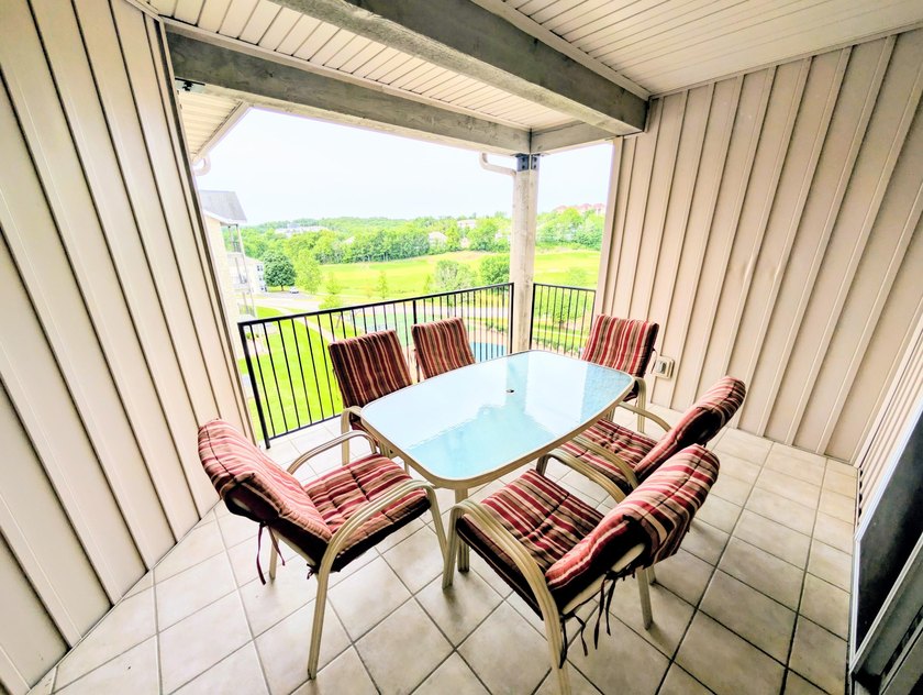 Just off the Hwy 76 Country Blvd is this 3 Bedroom, 3 Bath - photo 2
