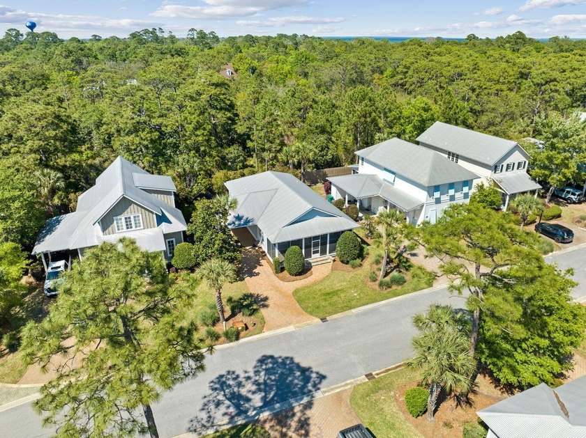 Price Improvement! Incredibly charming home! This beautiful 3 - photo 23