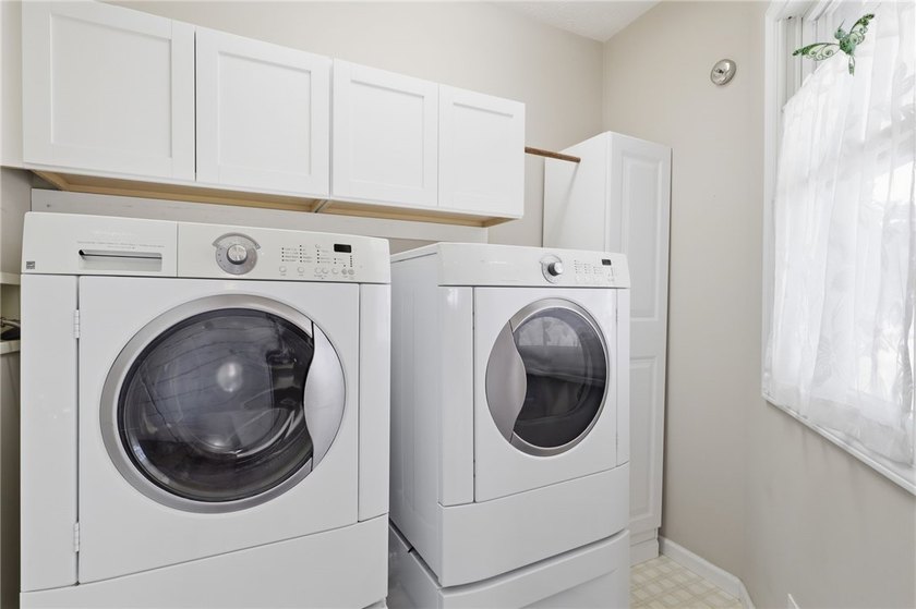 Welcome to 770 Bel Arbor Trail, where refined first-floor living - photo 35