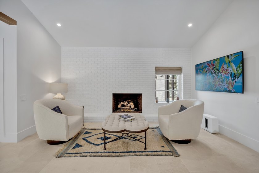 A true Lakewood masterpiece, this one-of-a-kind residence was - photo 8