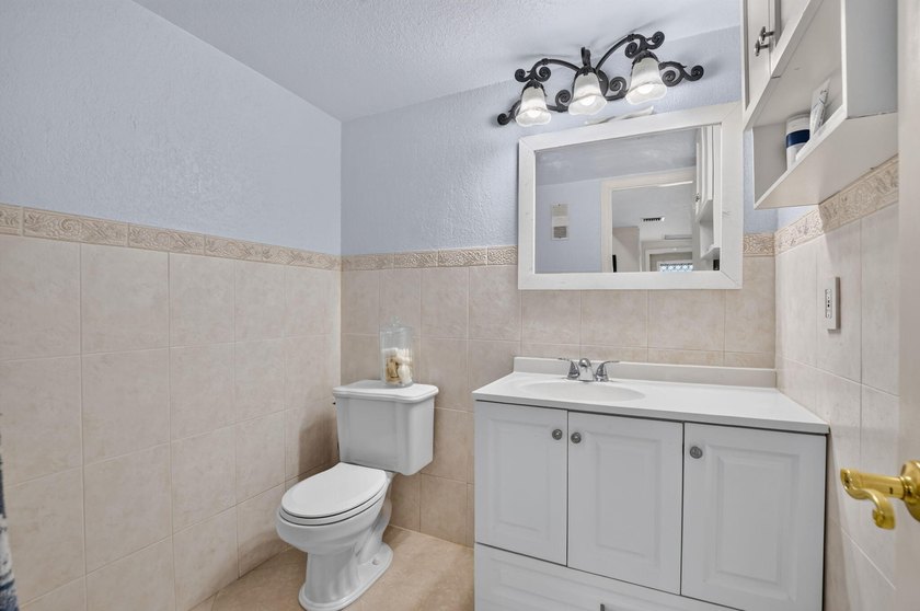 Second-floor 1-bedroom, 1.5-bath condo in The Palms of Deer - photo 15