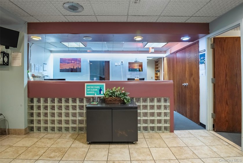 The ideal location for your business to thrive! Situated in one - photo 3