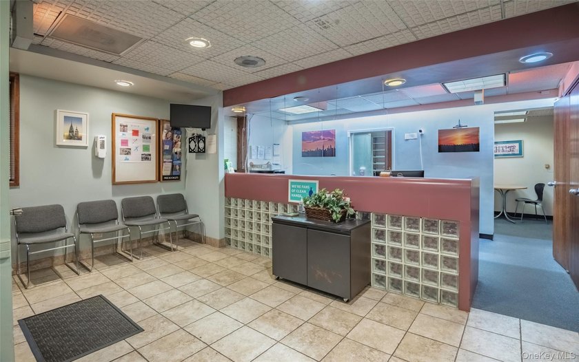 The ideal location for your business to thrive! Situated in one - photo 4