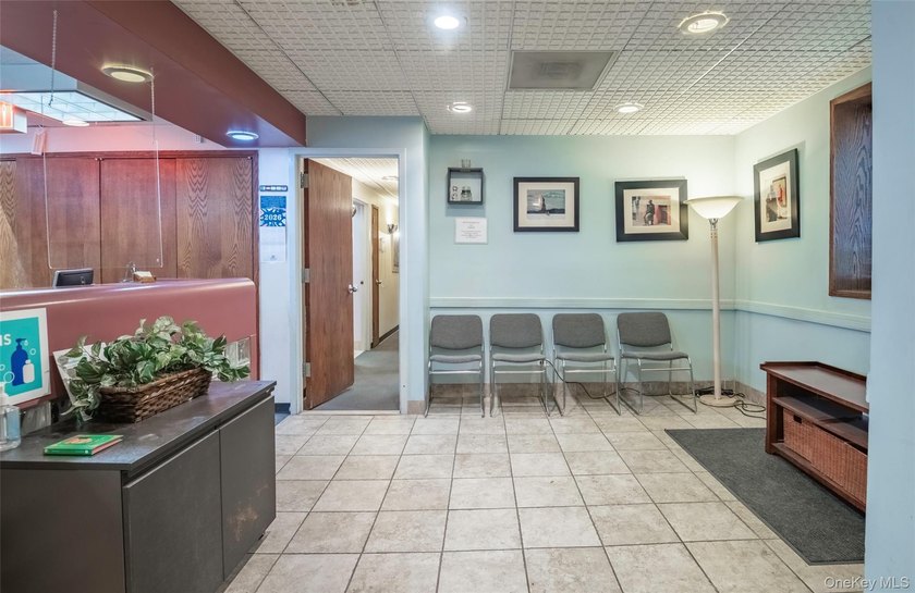 The ideal location for your business to thrive! Situated in one - photo 6