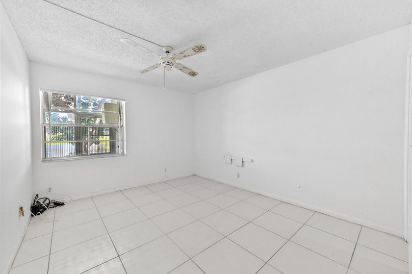 Welcome to 346 Capri H in the vibrant Kings Point community of - photo 6