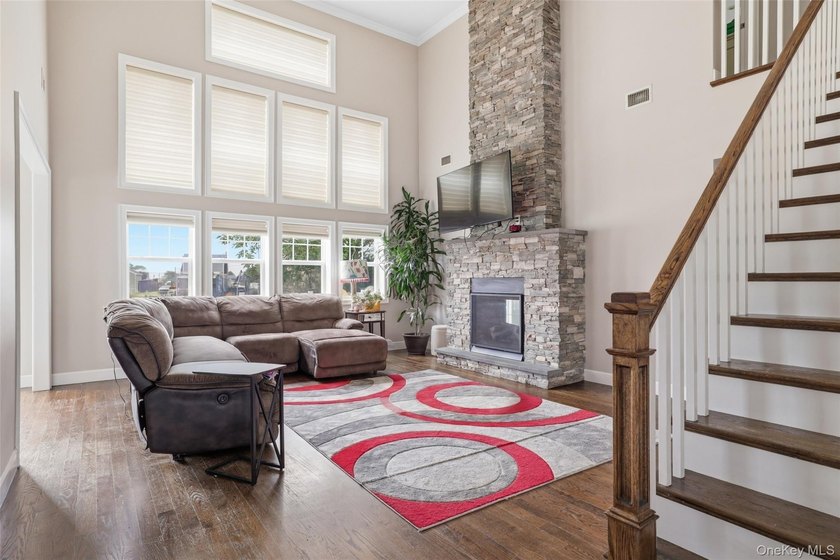Welcome to 34 Meadow Lane in Amityville. This expansive - photo 7