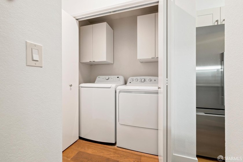 Welcome to this beautifully updated 2 bed/1 bath townhouse-style - photo 13