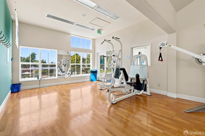 Welcome to this beautifully updated 2 bed/1 bath townhouse-style - photo 23