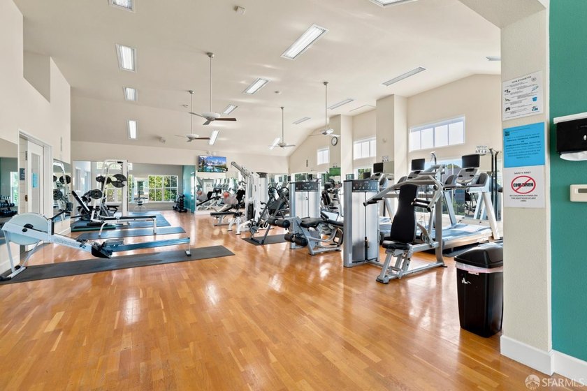 Welcome to this beautifully updated 2 bed/1 bath townhouse-style - photo 24
