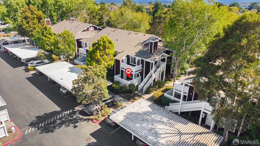 Welcome to this beautifully updated 2 bed/1 bath townhouse-style - photo 30