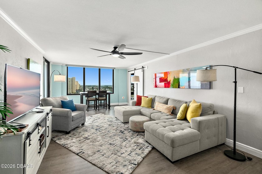 OCEANFRONT OPULENCE IN THE CLOUDS PERCHED MAJESTICALLY ON THE - photo 4