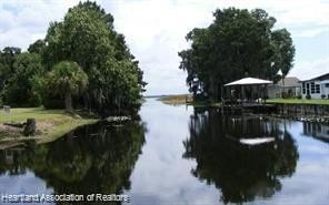 LIVING ON THE LAKE ISTOKPOGA (27,692 ACRES) IS ALL ABOUT - photo 3